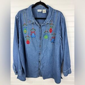 White Stag plus size embroidered Christmas button down denim shirt. Size 22W/24W